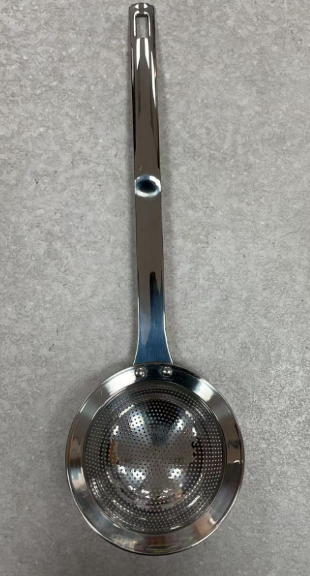 304钢柄细孔漏壳8cm